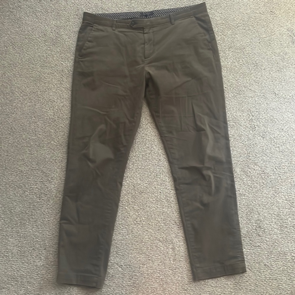 Ted Baker London Men’s olive green chinos